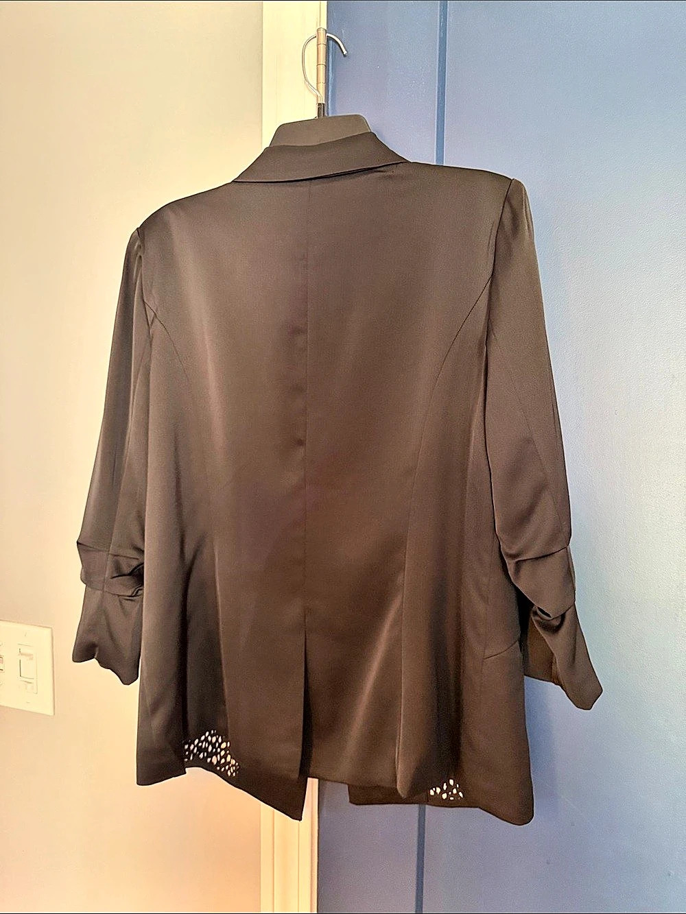 Skies Are Blue Black Ruched Sleeve Blazer NWOT - Picture 4 of 5
